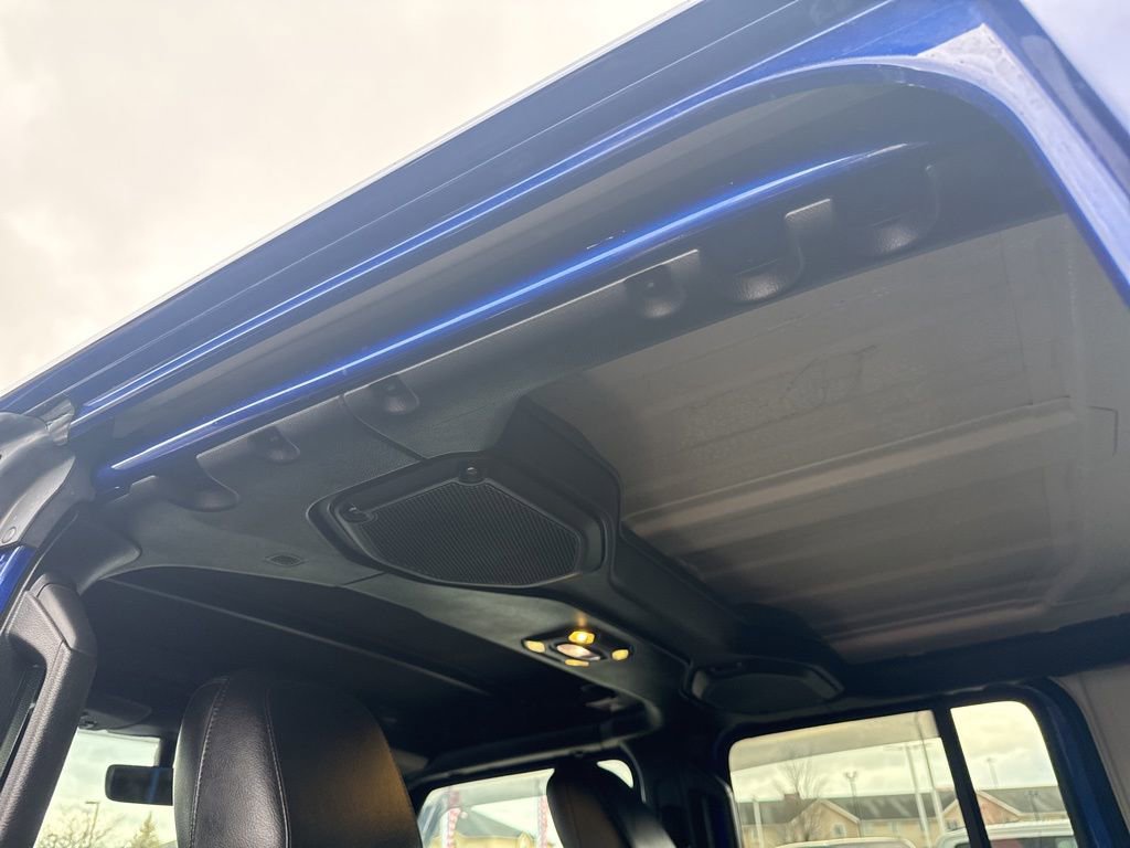 Used 2019 Jeep Wrangler Unlimited Sahara w/ Uconnect 4C Nav & Sound Group image 27