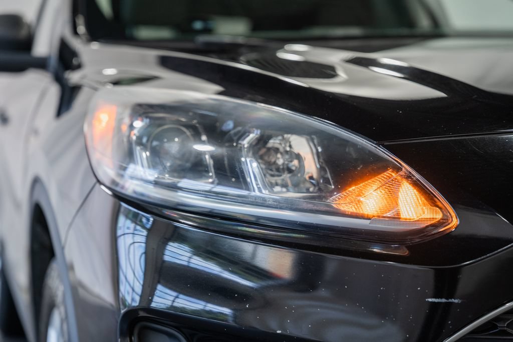 Used 2022 Ford Escape SE AWD/4WD image 9