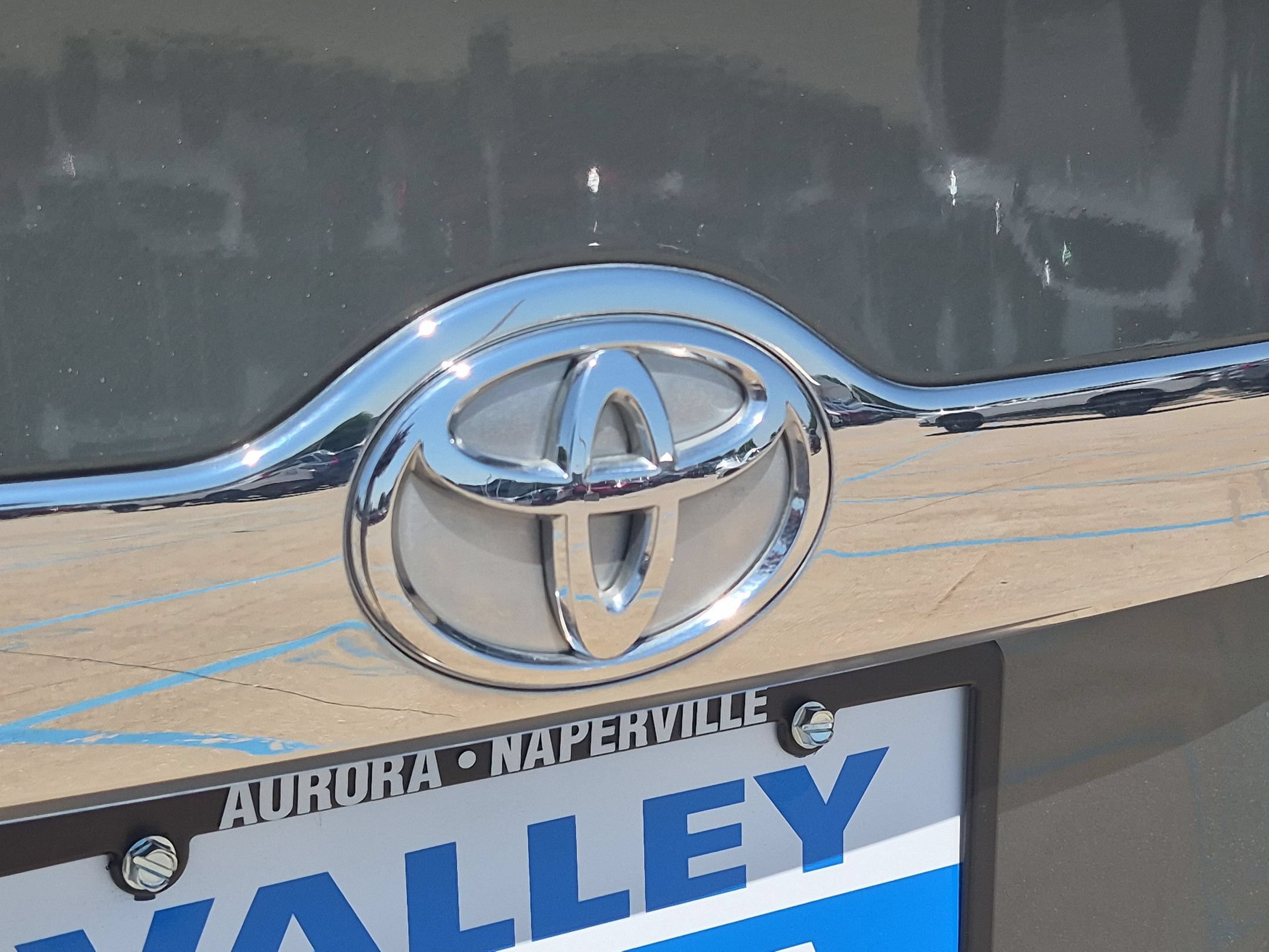 Used 2012 Toyota Camry XLE w/ Leather Pkg FWD image 27