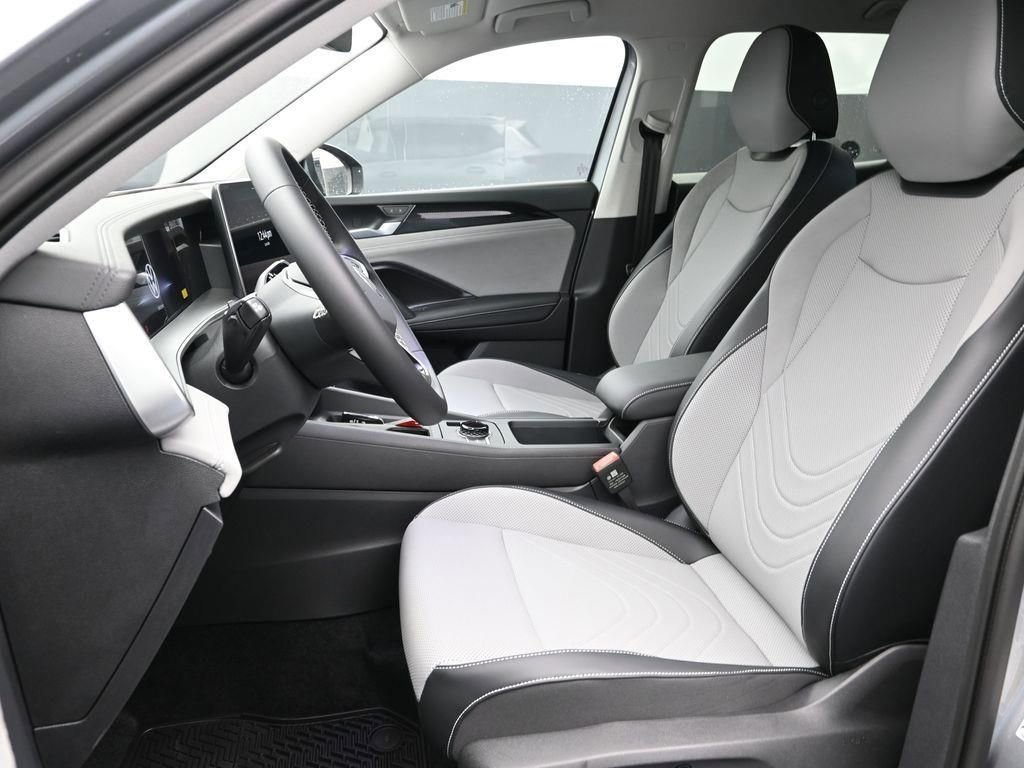 New 2026 Volkswagen Tiguan SE image 8