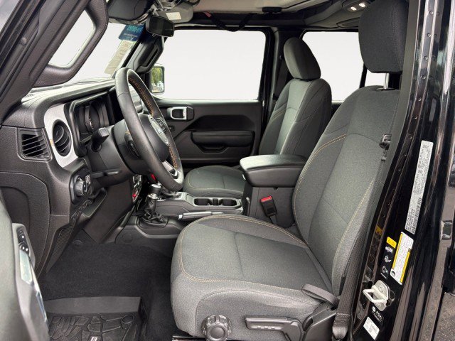Used 2024 Jeep Gladiator Sport AWD/4WD image 4