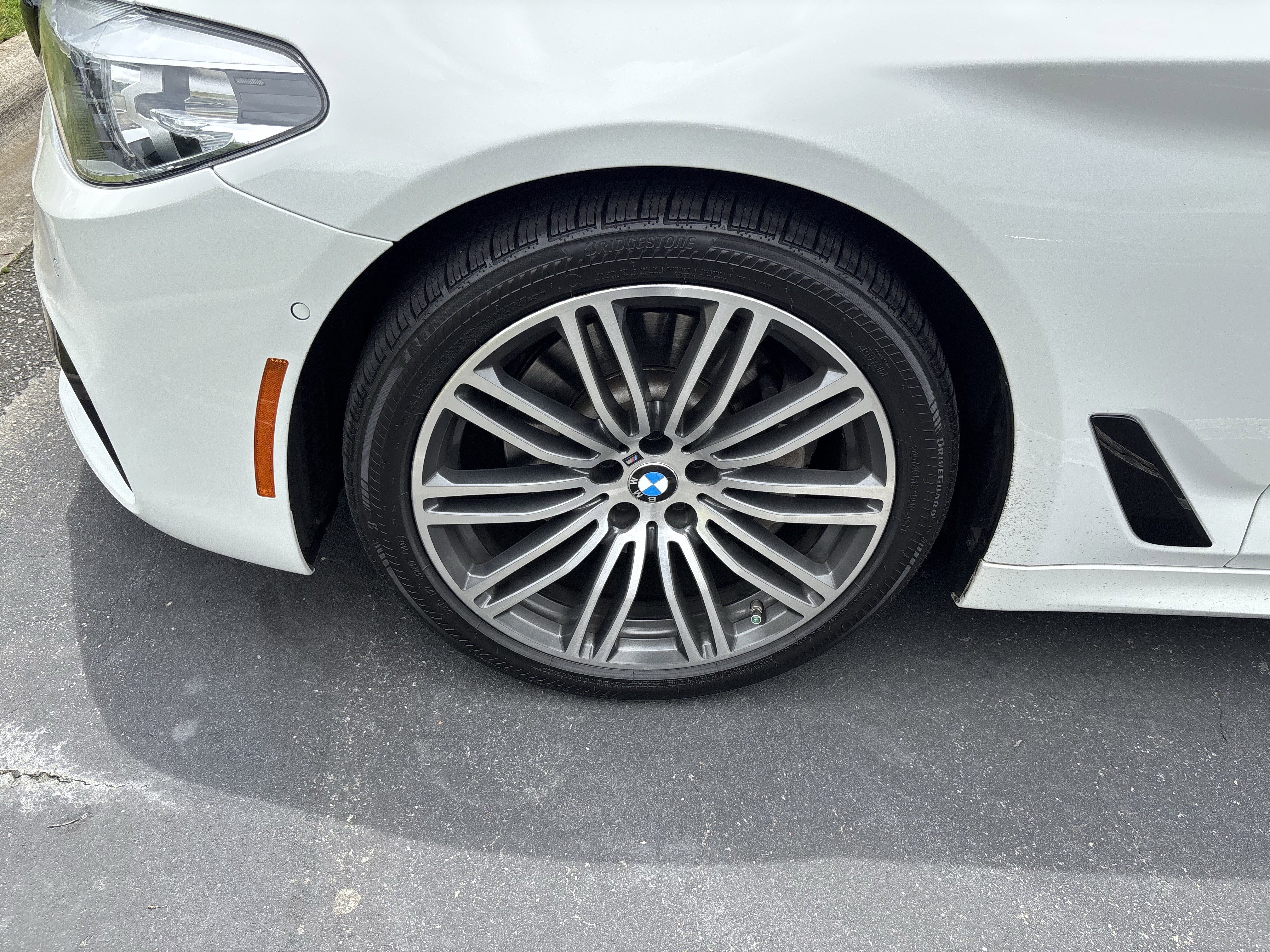 Used 2019 BMW 530i w/ M Sport Package RWD image 29