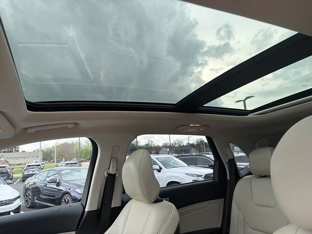 Used 2017 Ford Edge Titanium w/ Equipment Group 301A image 18