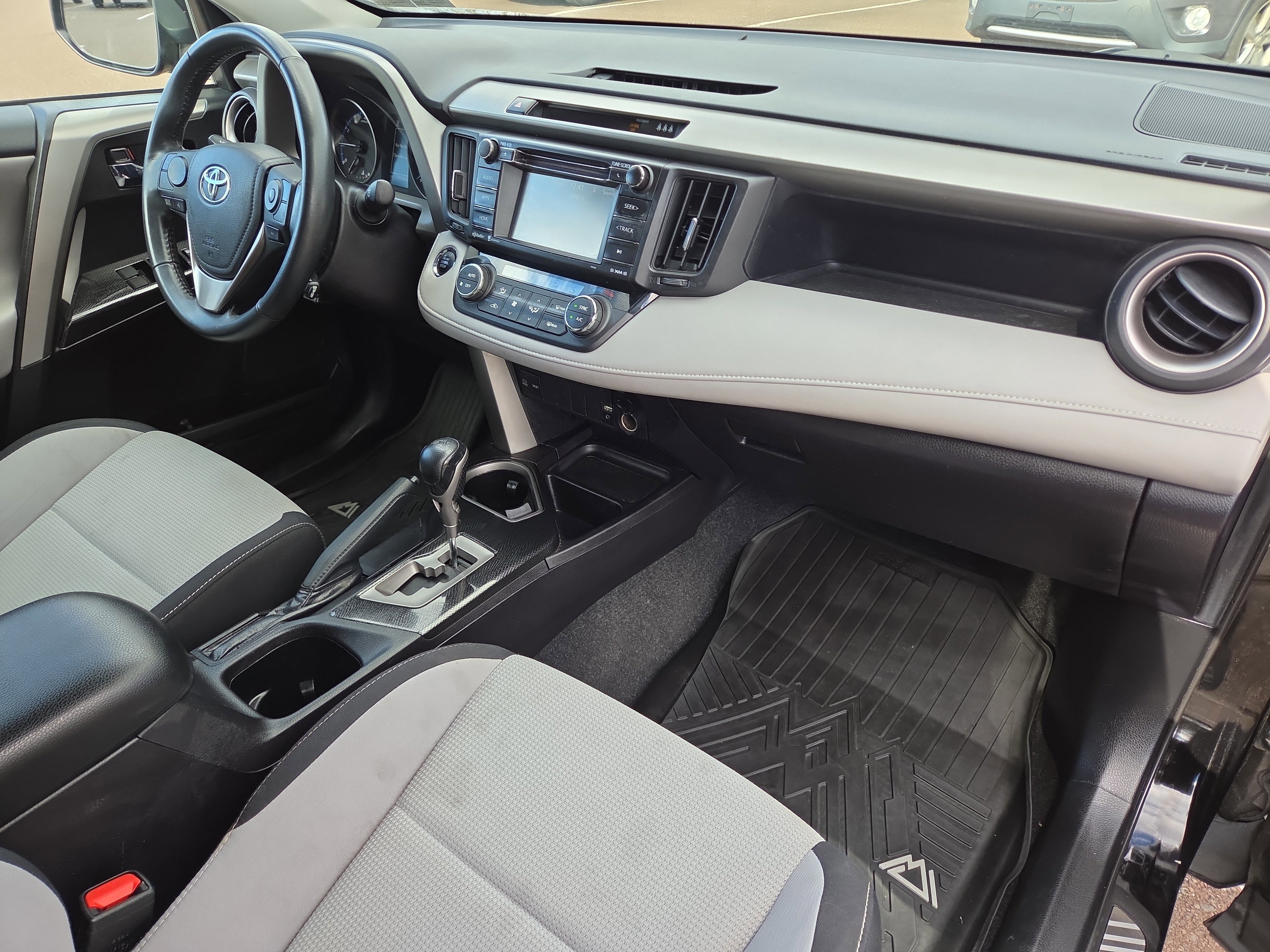 Used 2018 Toyota RAV4 Adventure image 17