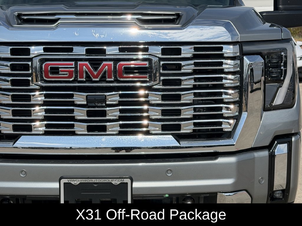 Used 2026 GMC Sierra 2500 Denali w/ Denali Reserve Package AWD/4WD image 4