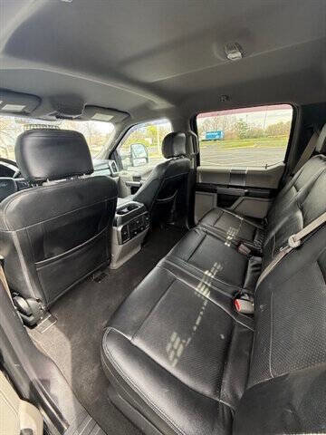 Used 2019 Ford F350 XLT w/ XLT Premium Package image 16