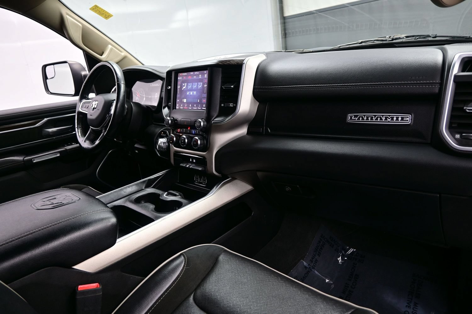 Used 2020 RAM 1500 Laramie AWD/4WD image 18