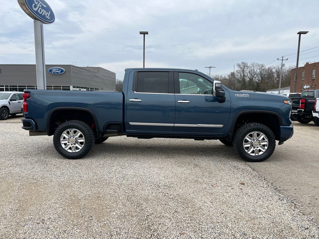 Used 2024 Chevrolet Silverado 3500 High Country w/ High Country Premium Package image 9