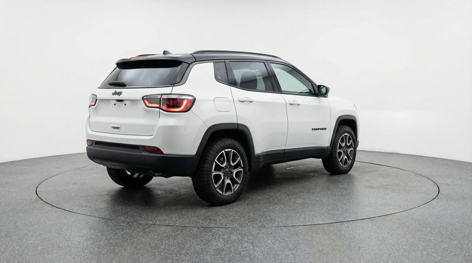 Used 2025 Jeep Compass Trailhawk image 9