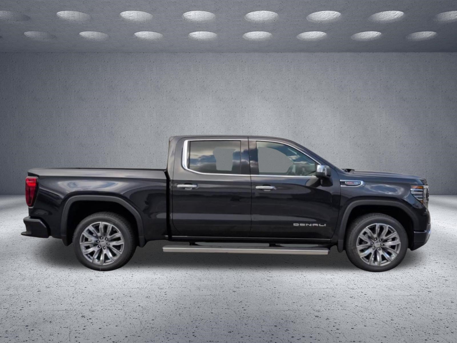 Used 2026 GMC Sierra 1500 Denali AWD/4WD image 2
