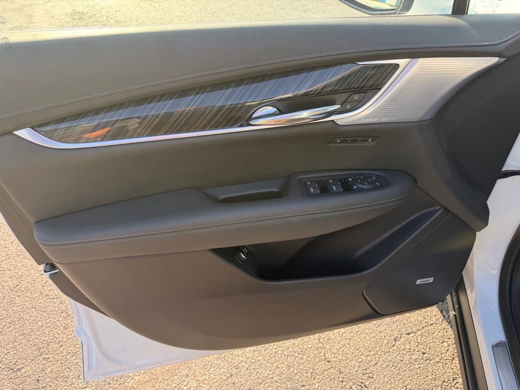 Used 2024 Cadillac XT6 Premium Luxury w/ LPO, Floor Liner Package image 21
