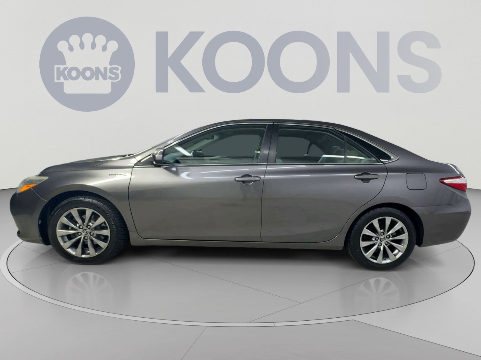 Used 2015 Toyota Camry XLE w/ Moonroof Package FWD image 7