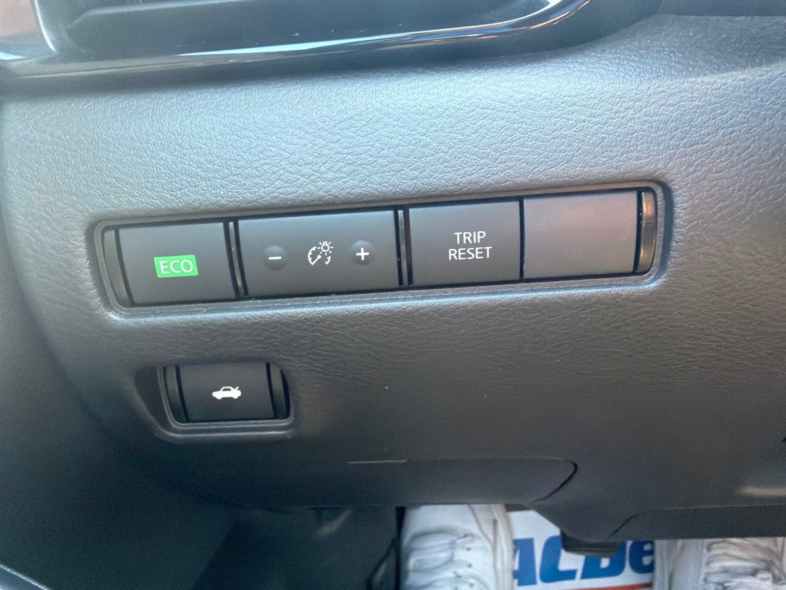 Used 2024 Nissan Sentra SV FWD image 19