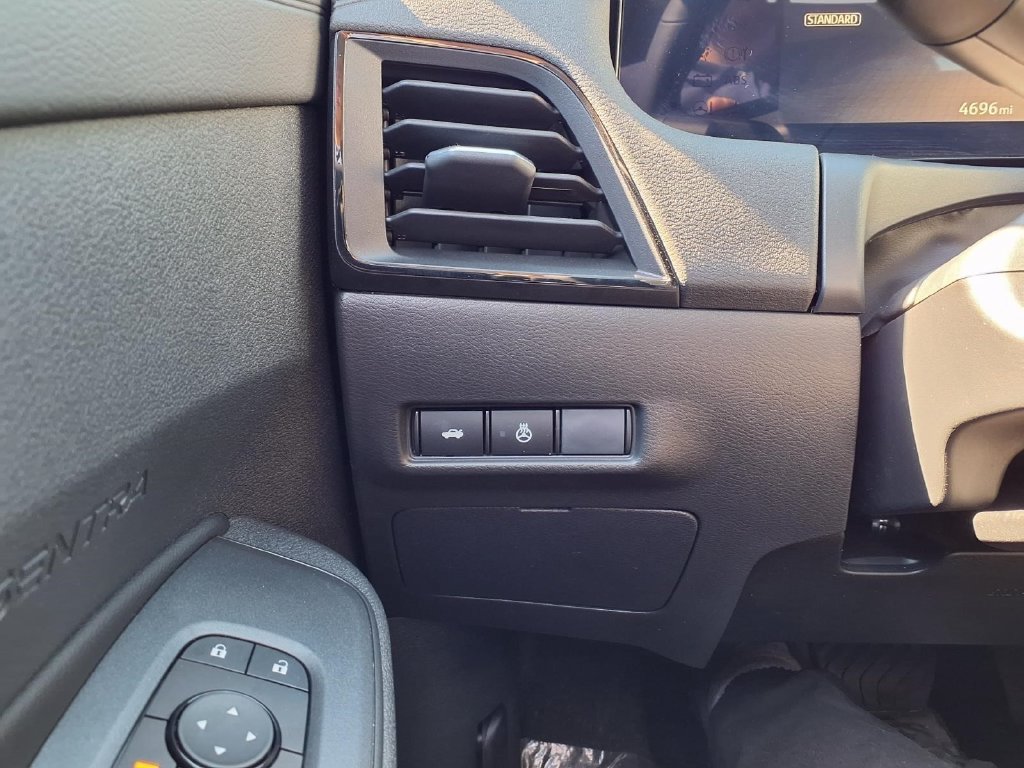 Used 2026 Nissan Sentra SV w/ SV Convenience Package FWD image 18