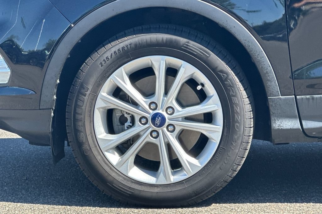Used 2017 Ford Escape SE w/ Equipment Group 201A AWD/4WD image 25