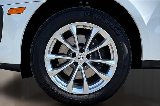 Used 2026 Porsche Macan image 30