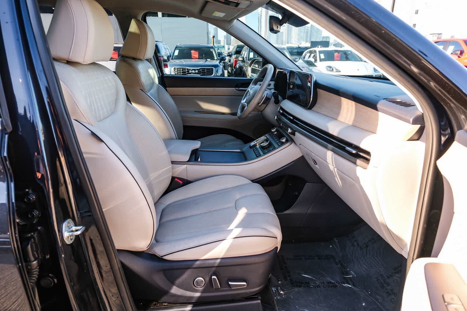 Used 2023 Hyundai Palisade Limited FWD image 18