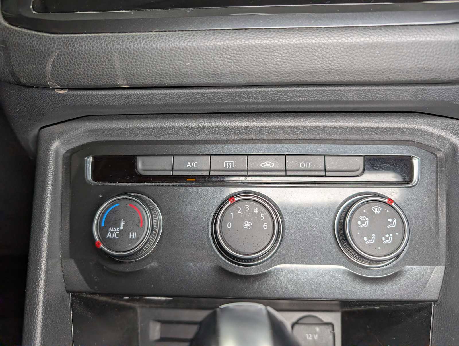 Used 2018 Volkswagen Tiguan S FWD image 29