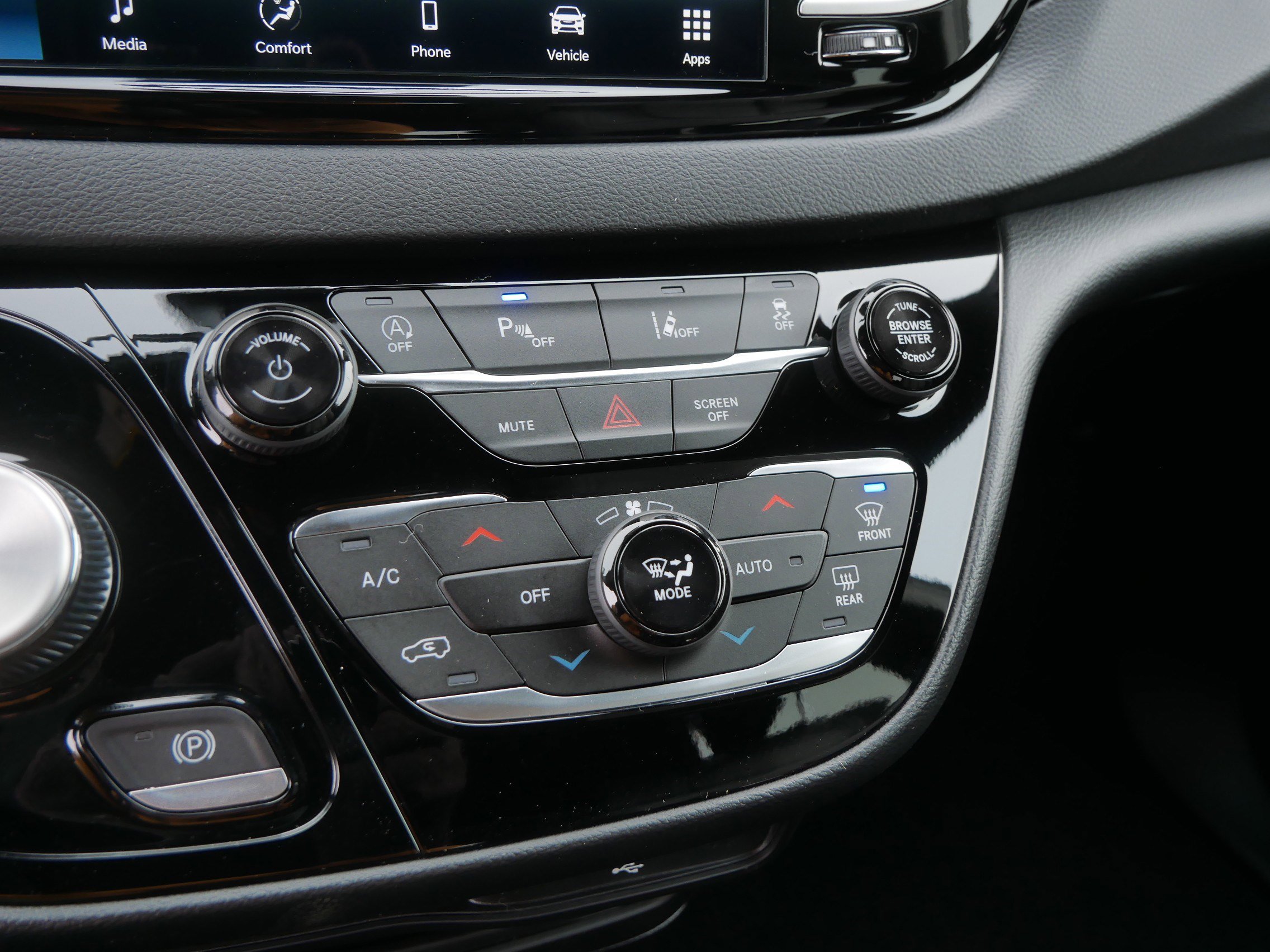 New 2026 Chrysler Voyager LX FWD image 10