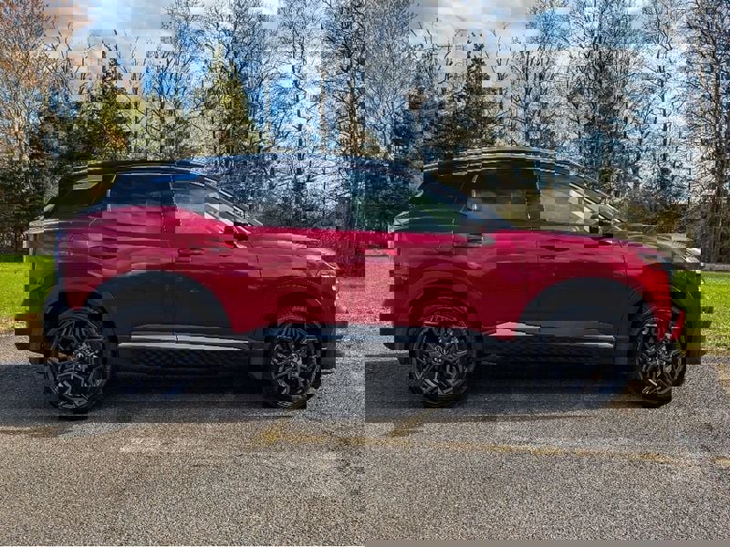 Used 2025 Nissan Kicks SR w/ SR Premium Package image 4