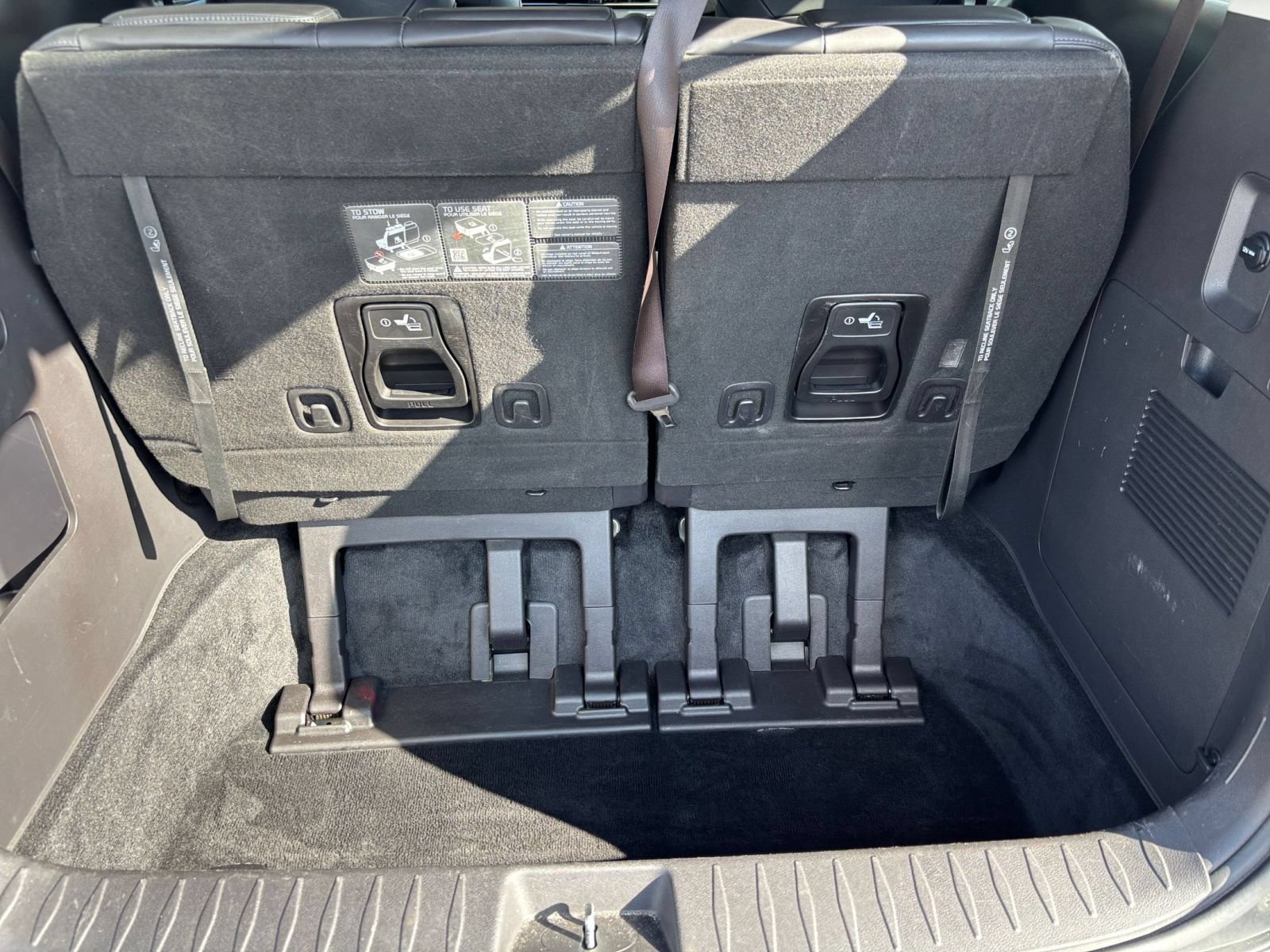 Used 2026 Kia Carnival FWD image 28