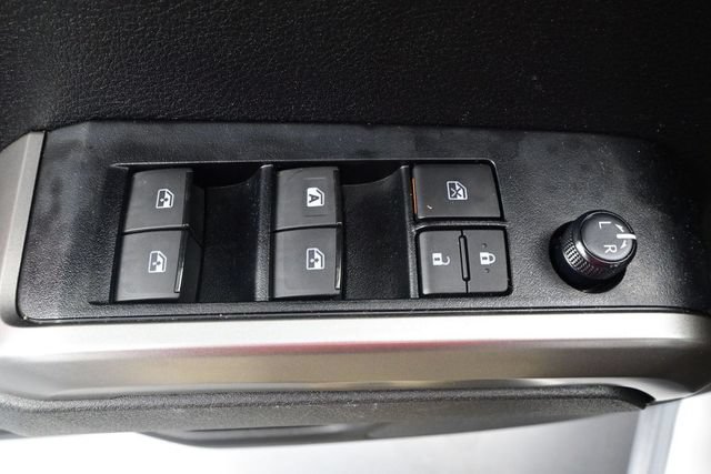 Used 2022 Toyota Tacoma SR5 AWD/4WD image 11
