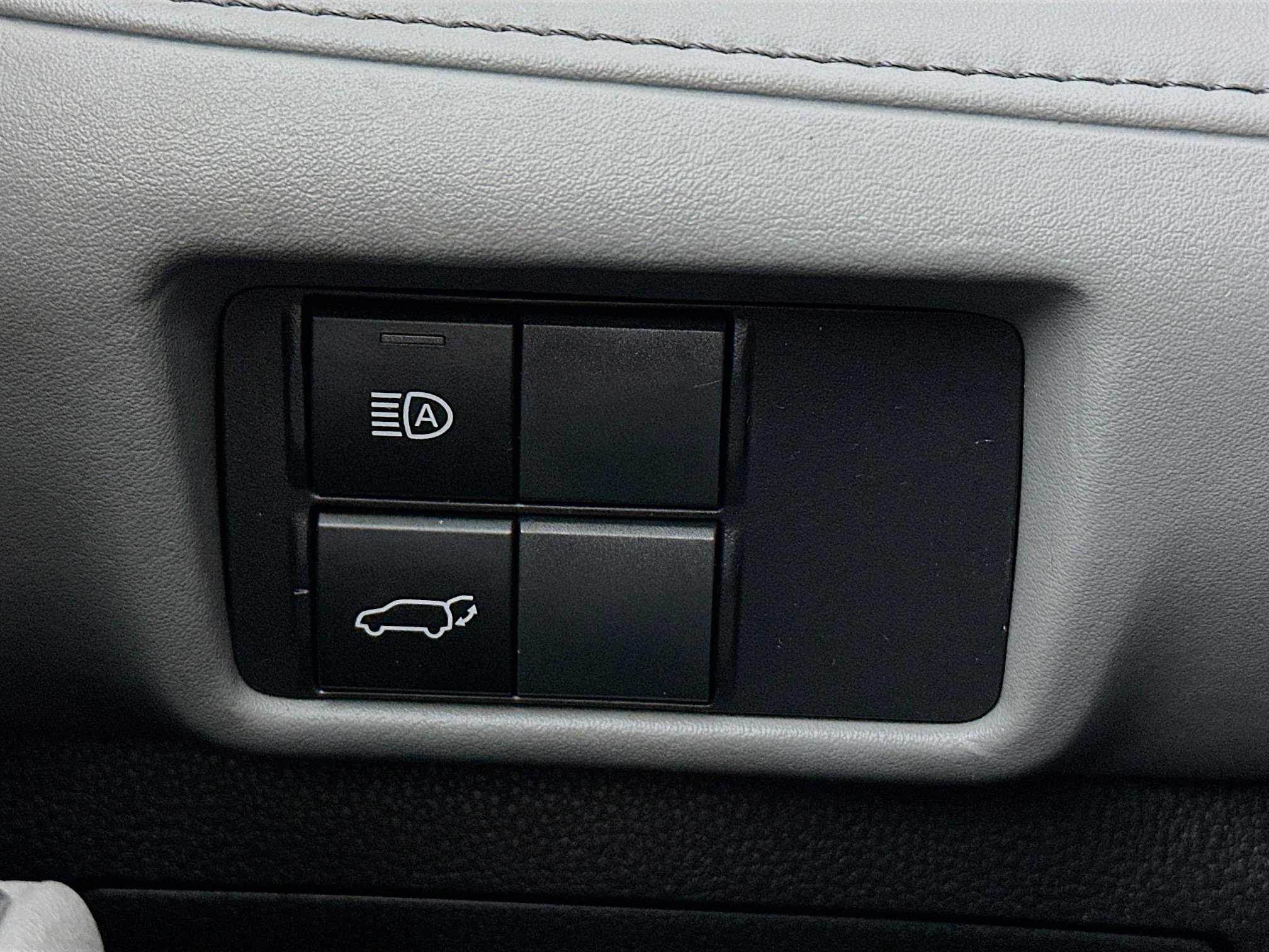 Used 2020 Toyota Highlander XLE image 17