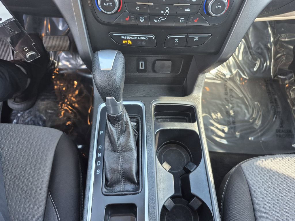 Used 2017 Ford Escape SE w/ SE Cold Weather Package image 10