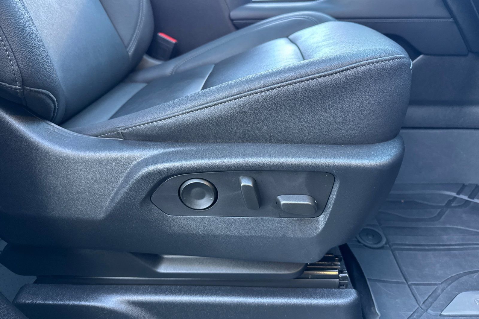 Used 2023 Chevrolet Tahoe Z71 image 21