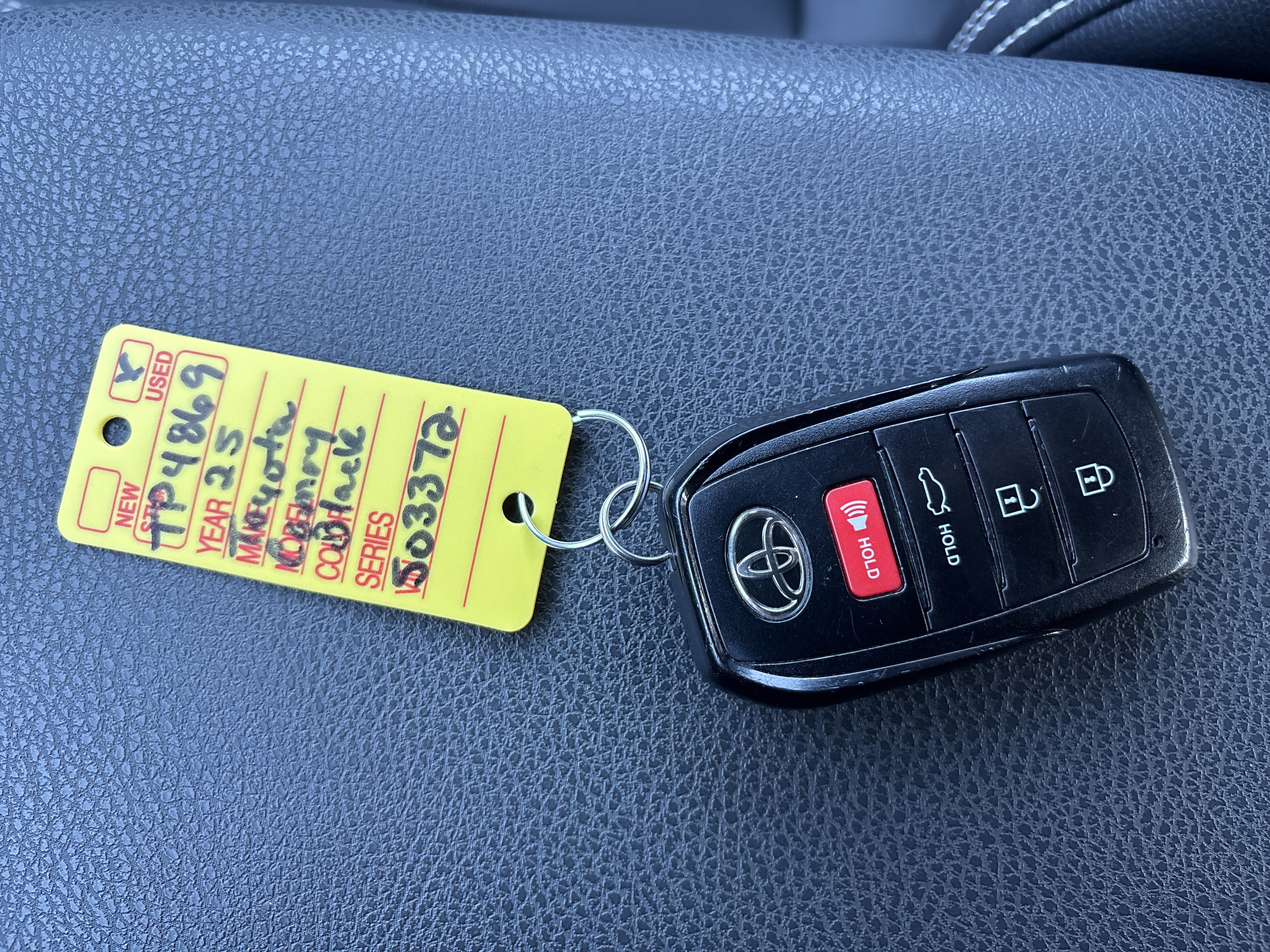 Used 2025 Toyota Camry SE image 28