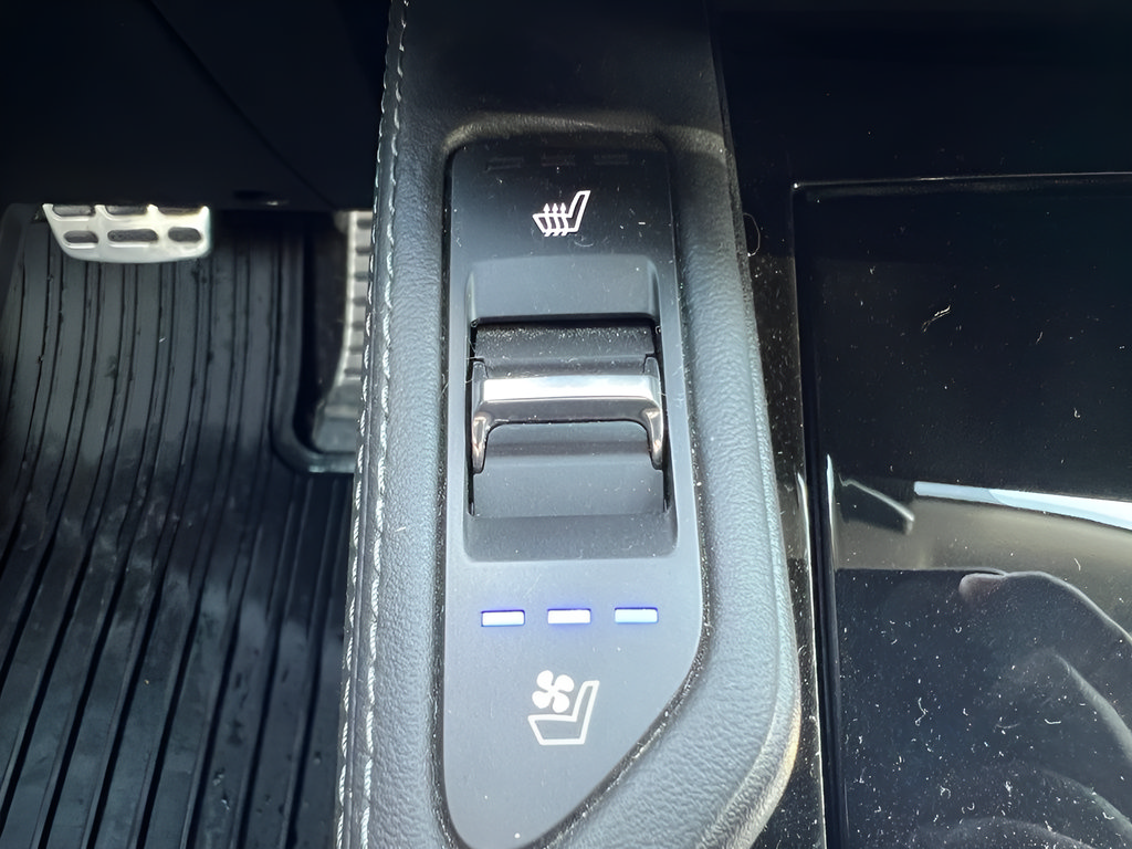 Used 2025 Kia Telluride SX w/ SX Captain's Chair Package AWD/4WD image 28