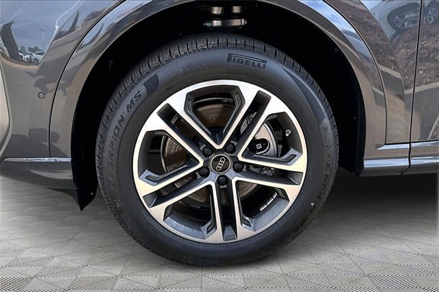 New 2025 Audi Q5 2.0T Premium image 11