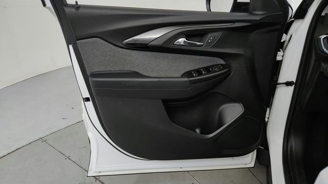 Used 2022 Chevrolet TrailBlazer LT w/ Convenience Package image 11