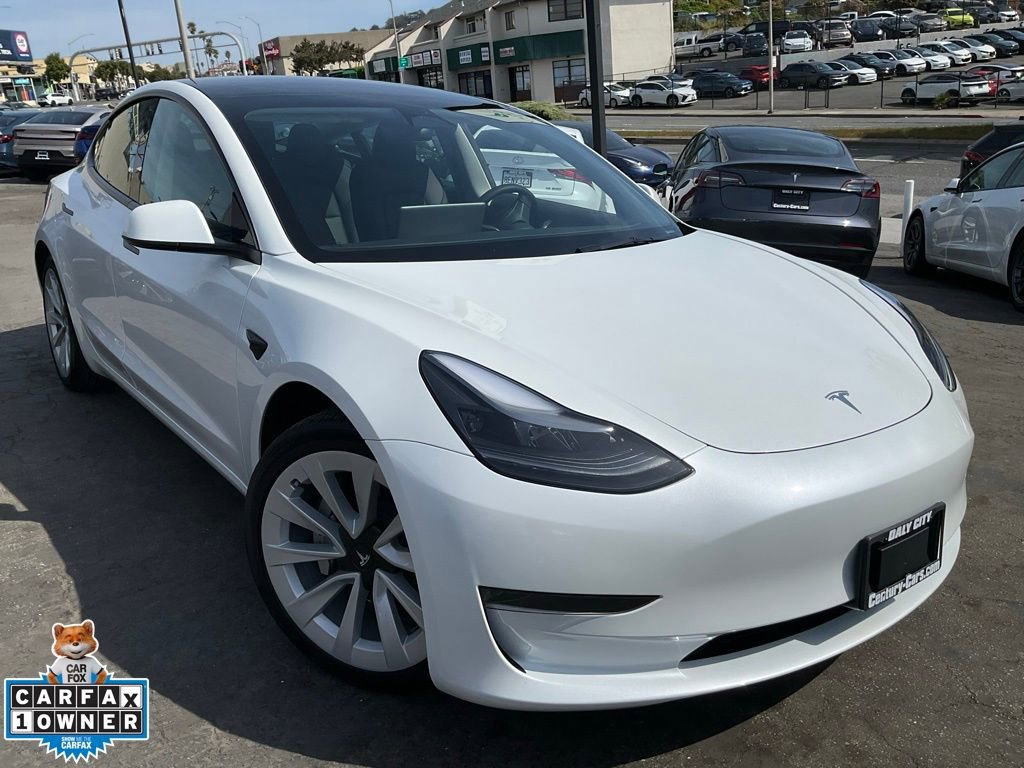 Used 2023 Tesla Model 3 Standard Range RWD image 1