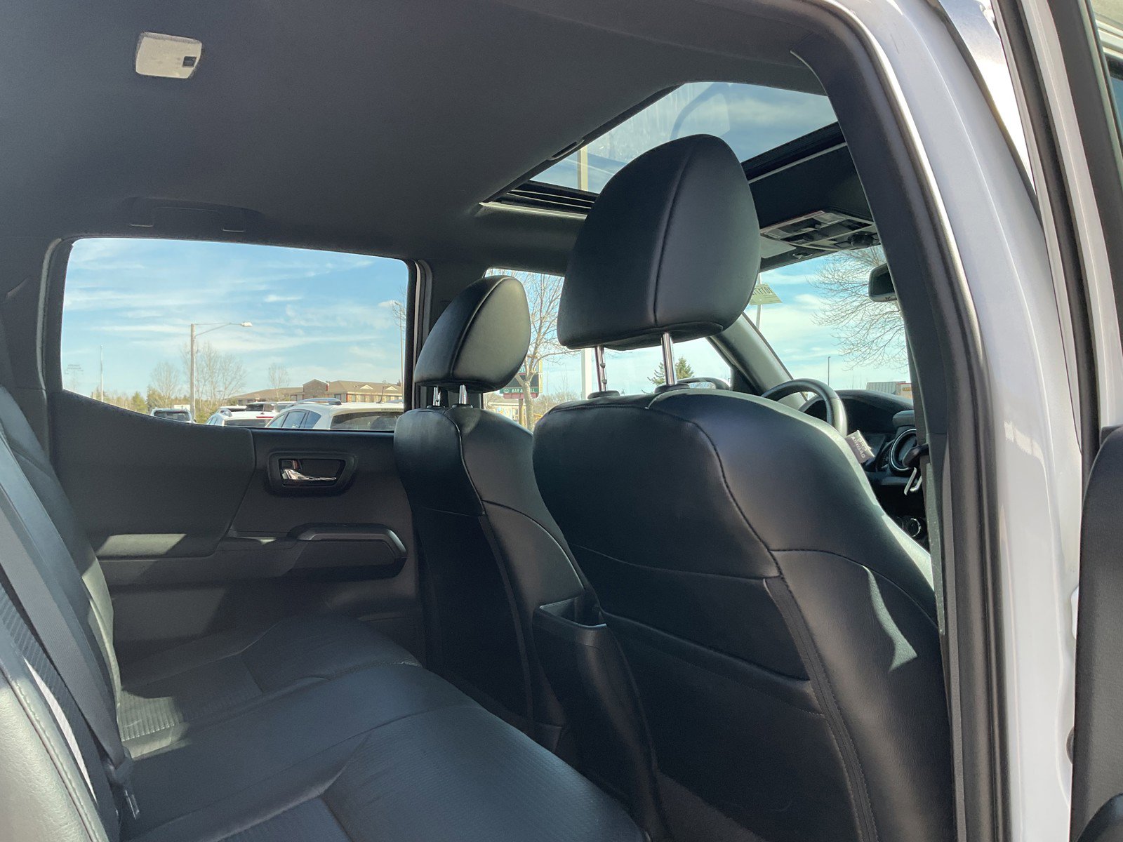 Used 2020 Toyota Tacoma TRD Off-Road w/ TRD Premium Off Road Package image 14