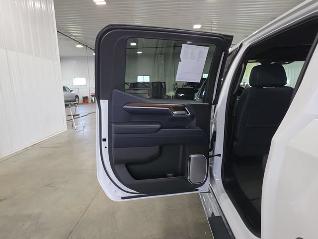 Used 2024 Chevrolet Silverado 1500 High Country w/ Technology Package AWD/4WD image 28