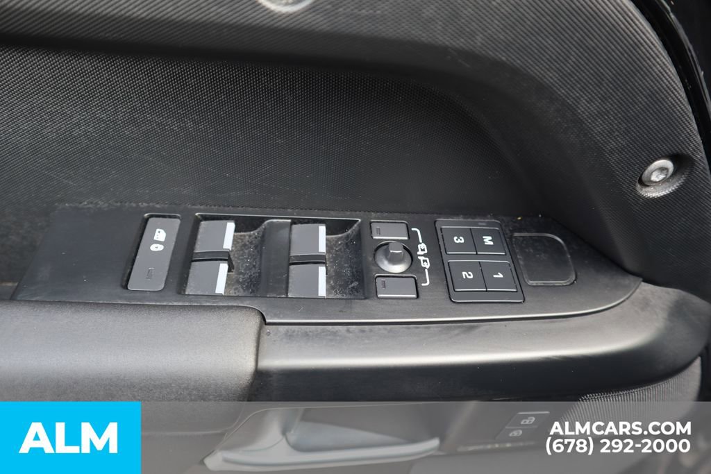 Used 2025 Land Rover Defender 110 S AWD/4WD image 13