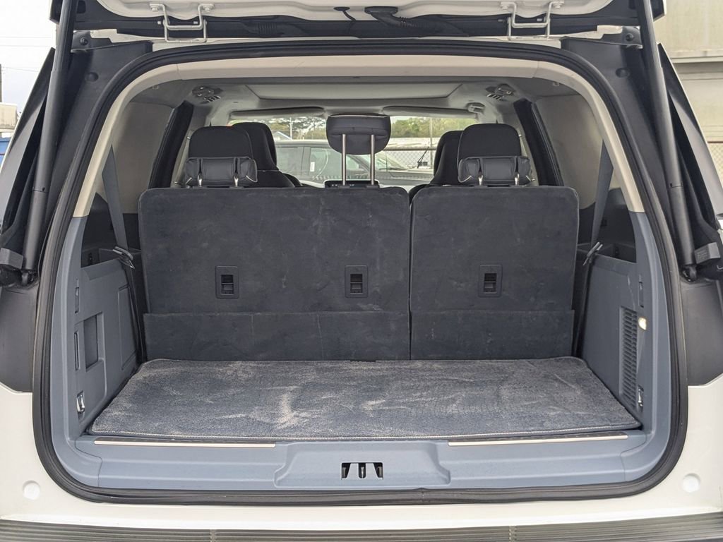 Used 2021 Lincoln Navigator L Black Label w/ Cargo Convenience Package AWD/4WD image 13