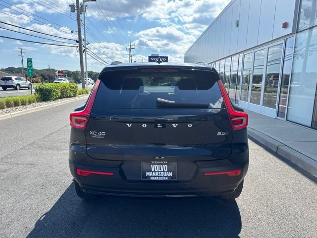 Certified 2024 Volvo XC40 B5 Plus w/ Protection Package Premier AWD/4WD image 4