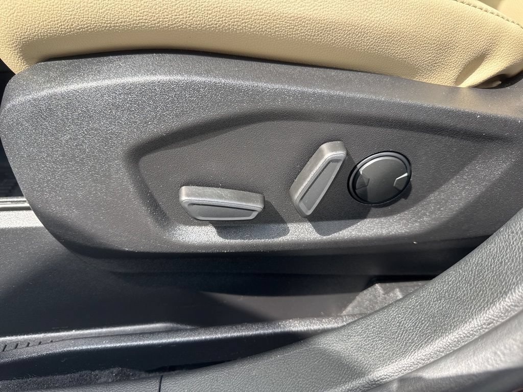 Used 2022 Ford Edge SEL w/ Convenience Package AWD/4WD image 10