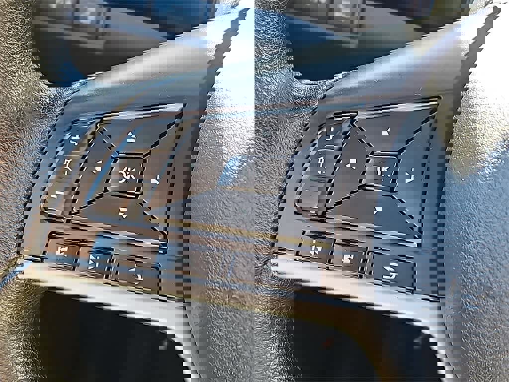 Used 2024 Nissan Altima 2.5 SV image 17