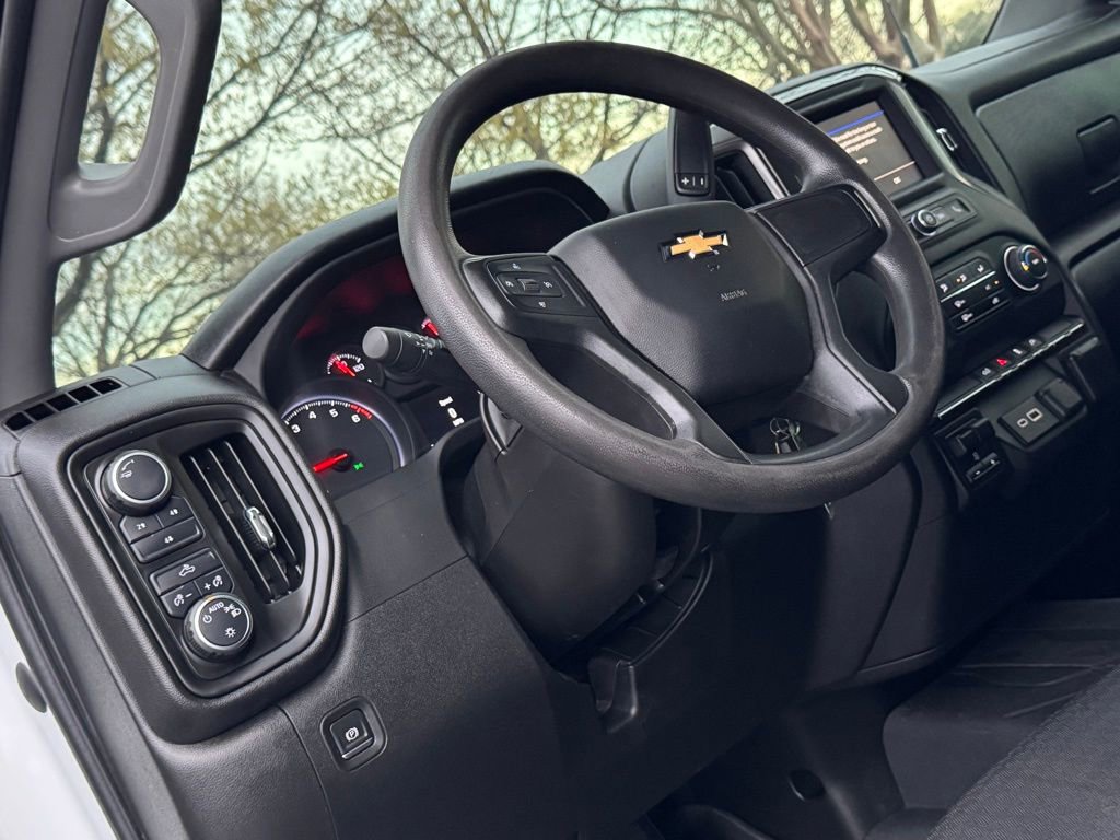 Used 2023 Chevrolet Silverado 2500 Custom w/ Custom Convenience Package image 4