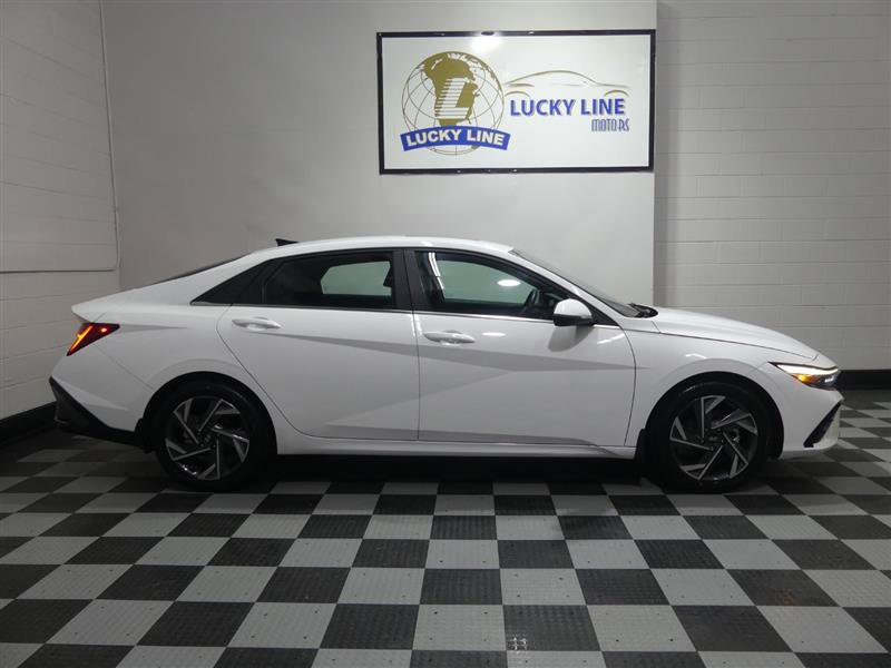 Used 2024 Hyundai Elantra Limited image 6