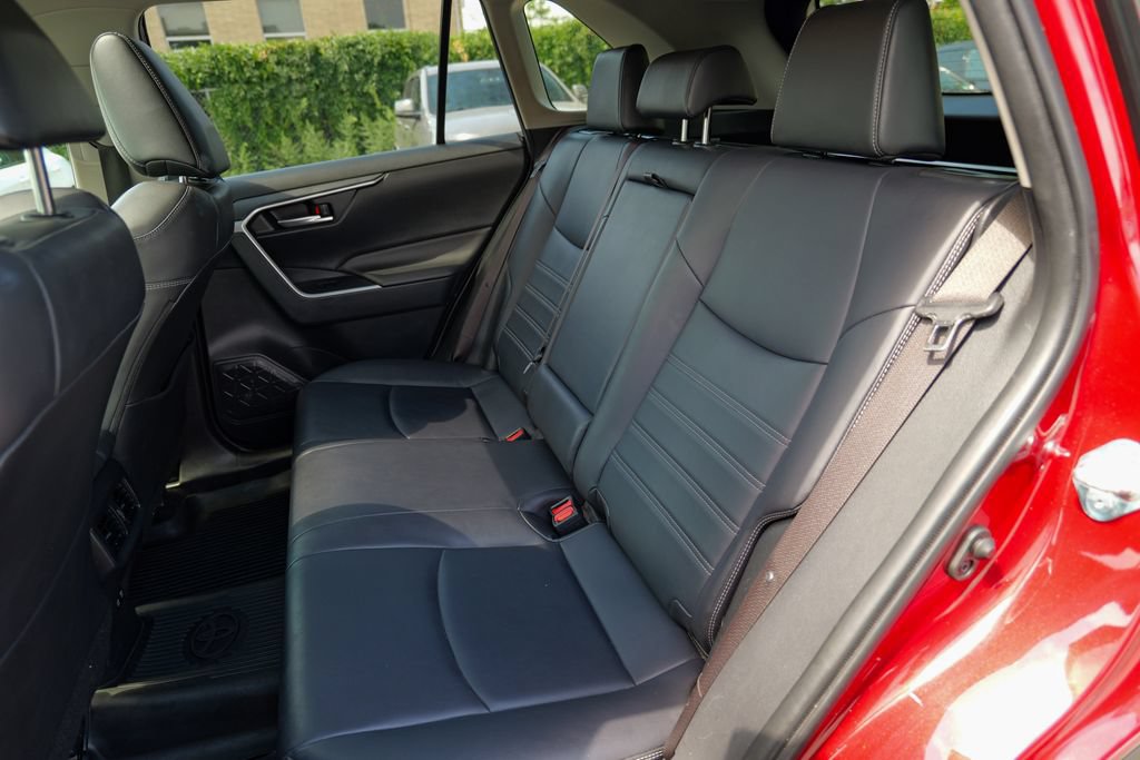 Used 2019 Toyota RAV4 XLE Premium w/ All Weather Liner Package AWD/4WD image 28