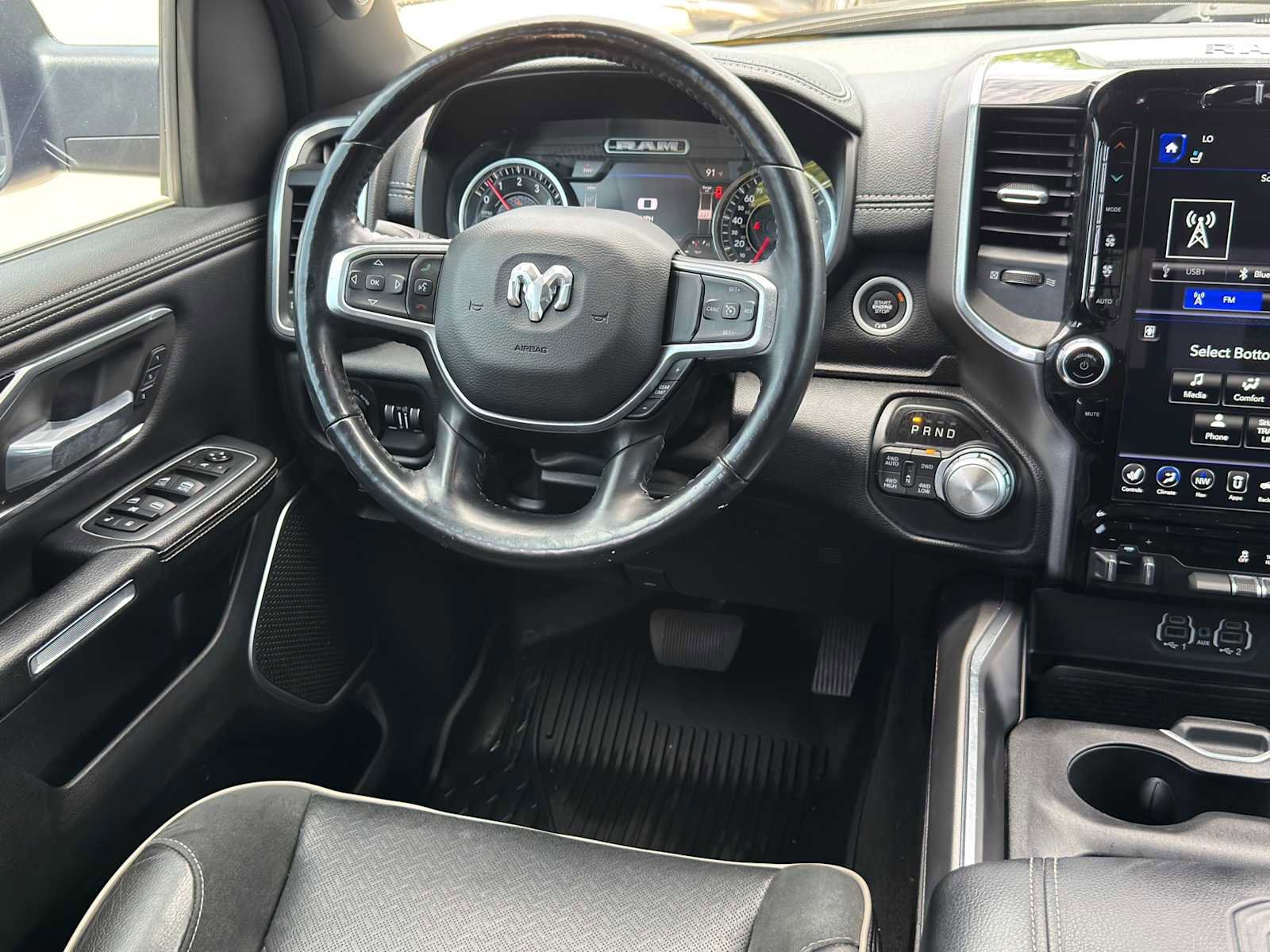 Used 2020 RAM 1500 Laramie w/ Sport Appearance Package AWD/4WD image 25