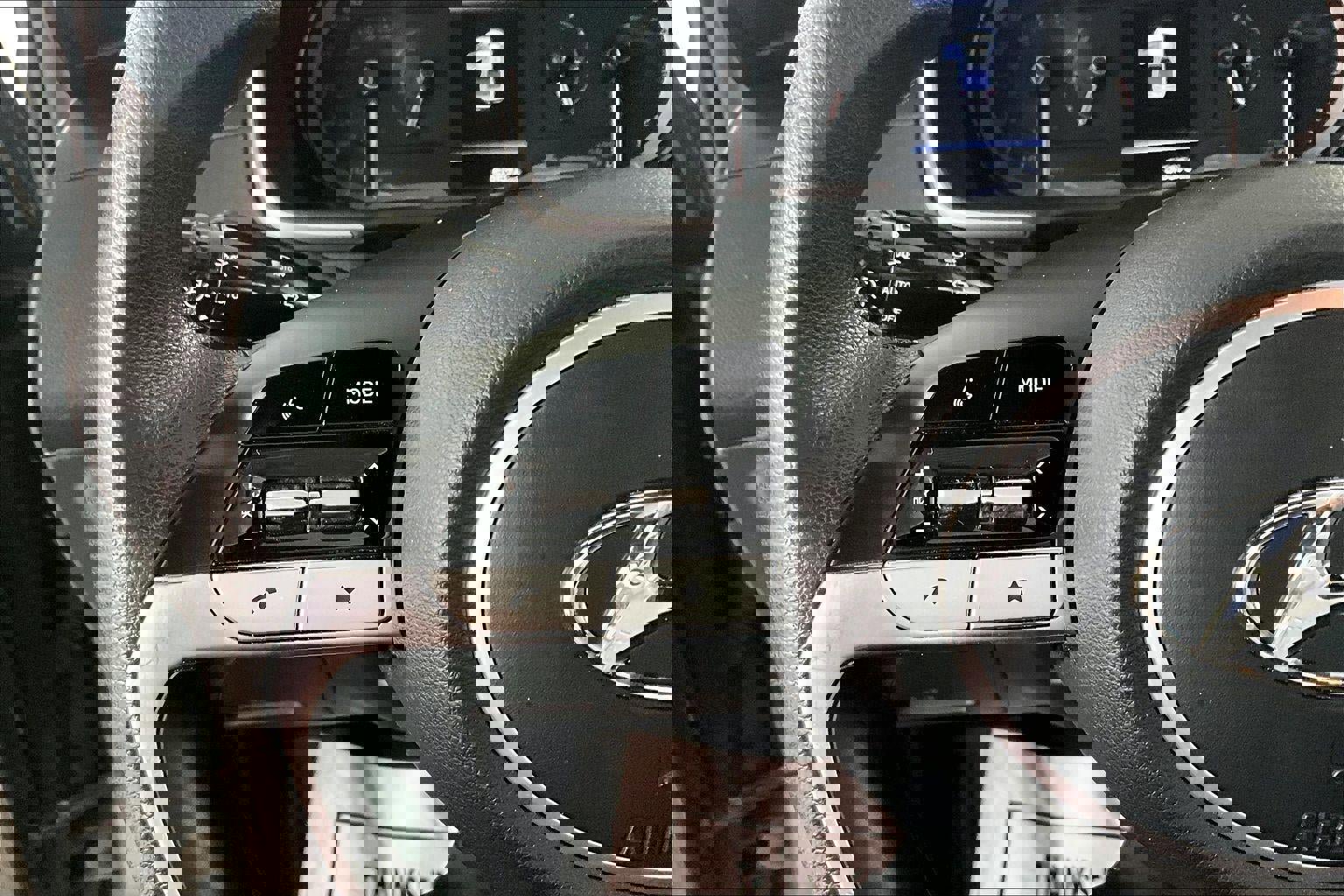 Used 2023 Hyundai Santa Cruz SE image 11