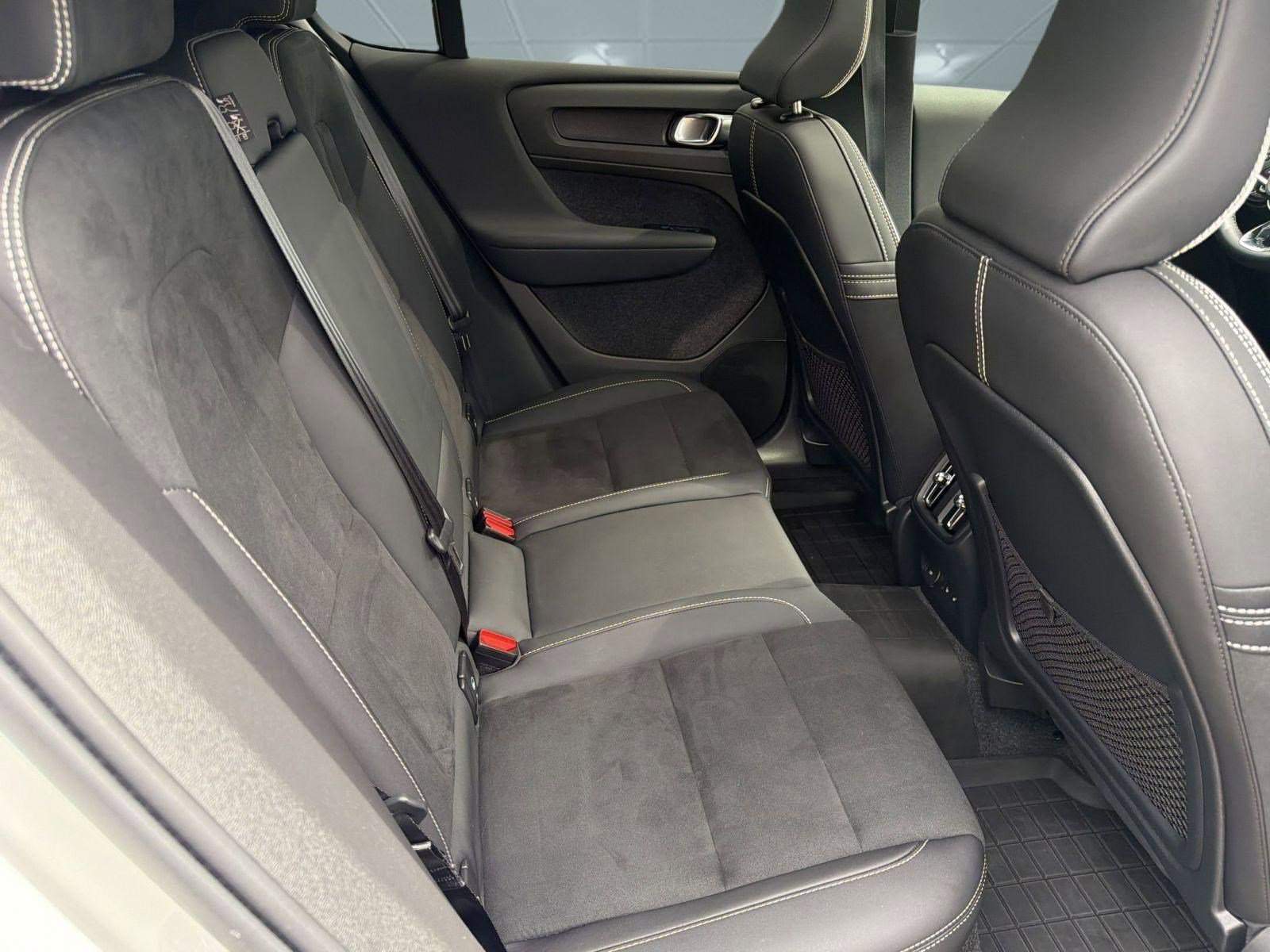 Certified 2023 Volvo C40 P8 Recharge Ultimate w/ Protection Package Premier image 29