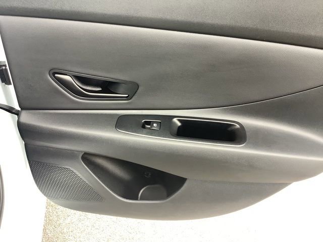 Used 2025 Hyundai Elantra SEL w/ Cargo Package FWD image 21