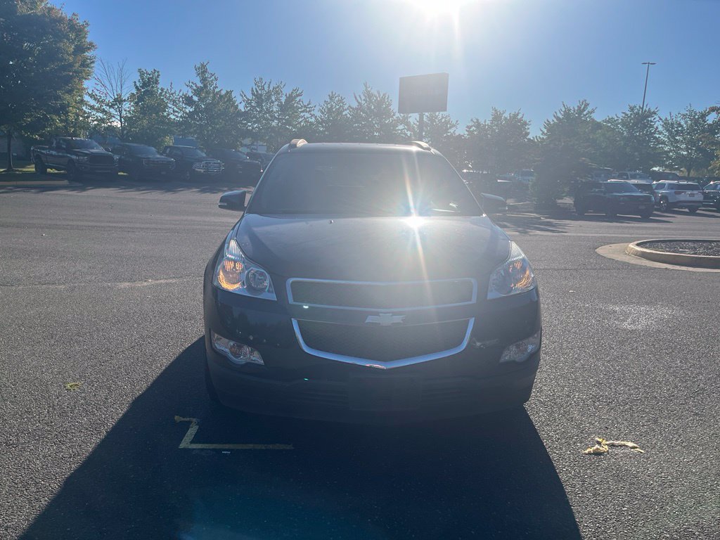 Used 2011 Chevrolet Traverse LT w/ Personal Connectivity Package FWD image 2