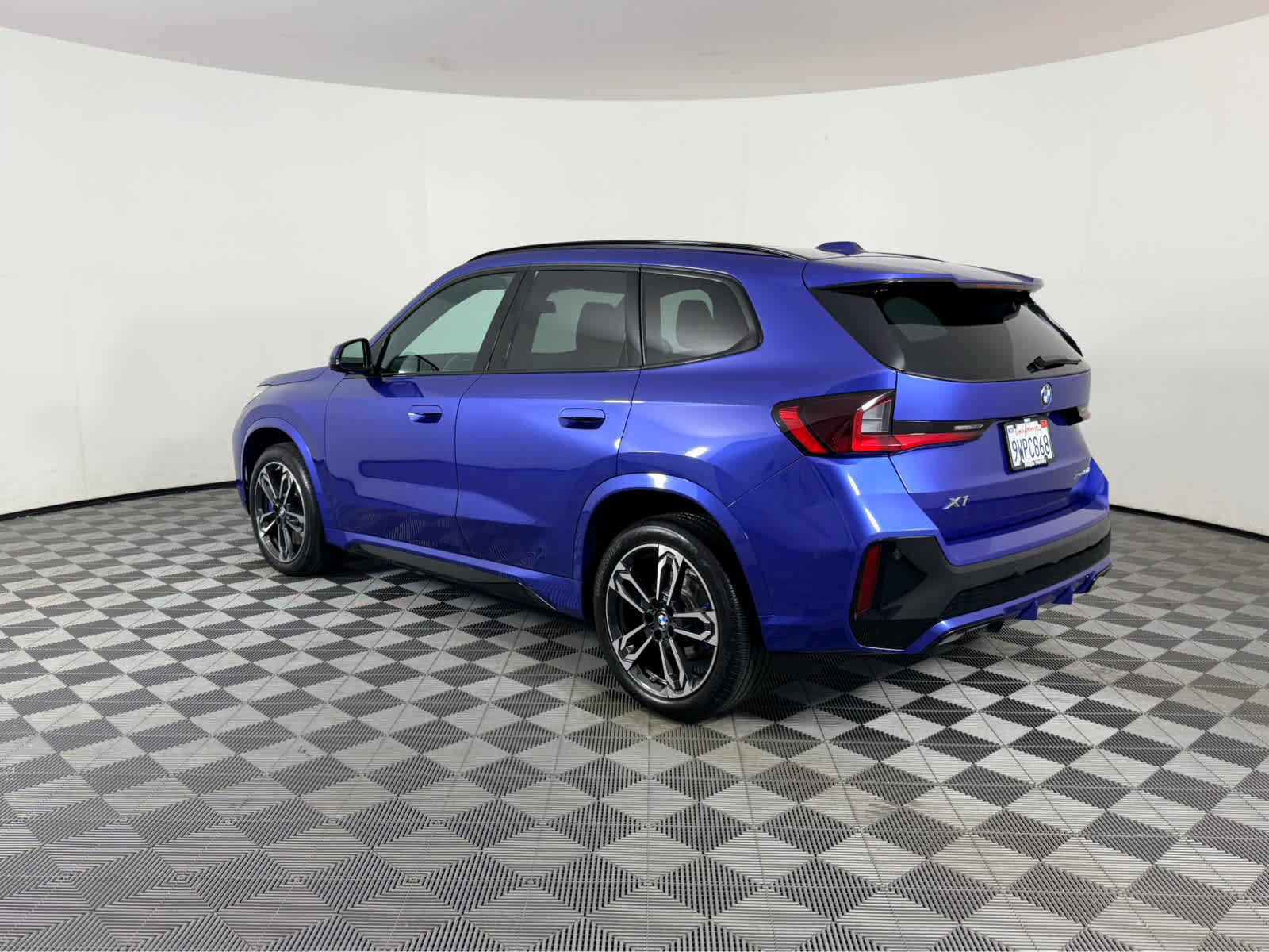 Used 2025 BMW X1 xDrive28i w/ Premium Package AWD/4WD image 5
